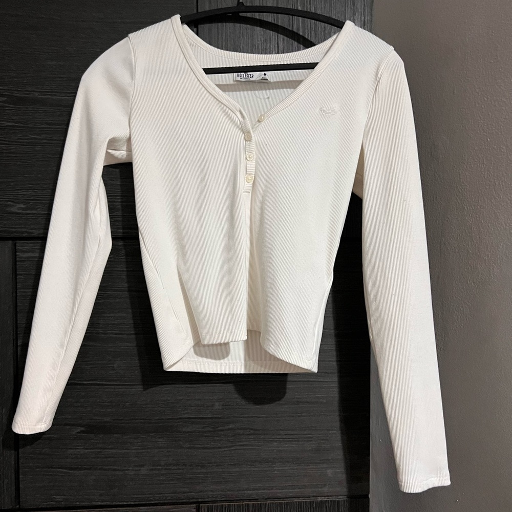 Hollister women’s long sleeve t